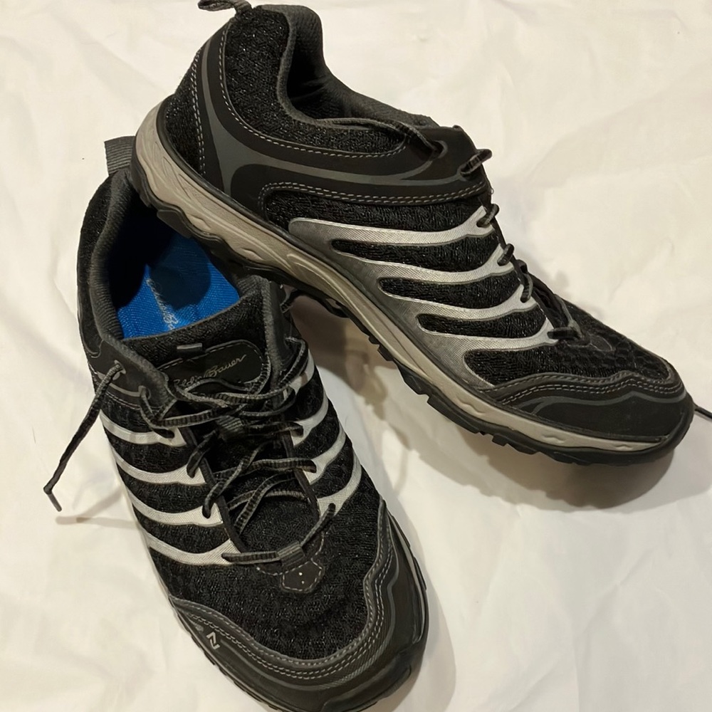 EUC Sz 9.5 men’s black Eddie Bauer sneakers